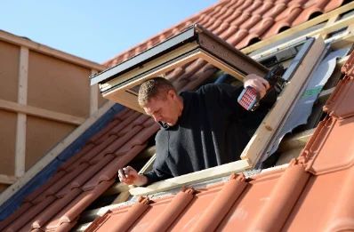 Pose de fenêtres de toit Velux à Plumieux